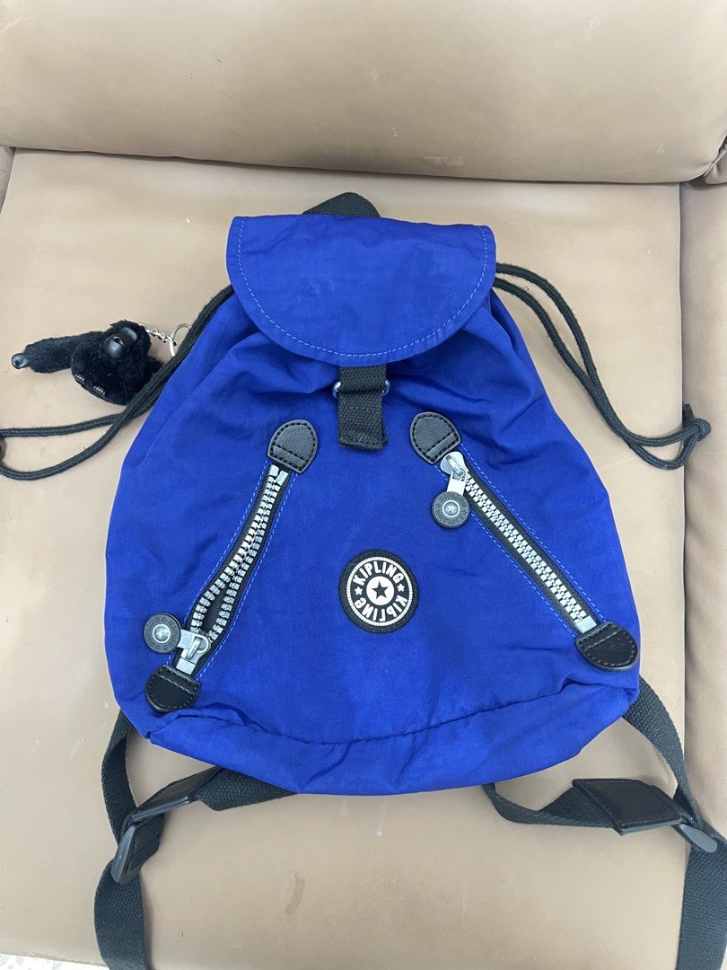 Kipling backpack （分類：背囊）位於 Hong Kong。 由 sophie_998 提交（商品編號 1434331116，圖片 3）。簡介： 小背包，使用一兩次，新舊如圖，順豐到付。
