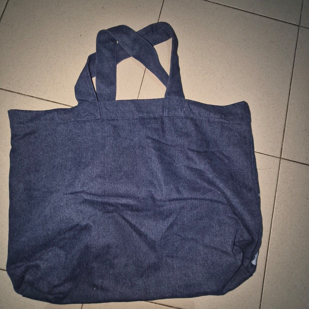 Kultura Tote Bag Washable (Category: Tote Bags) located in Quezon City. Submitted by dspreloved_00 (Listing ID 1434385087, Image 2). Description: Kultura Washable Tote Bag RFS : Monthly Declutter.