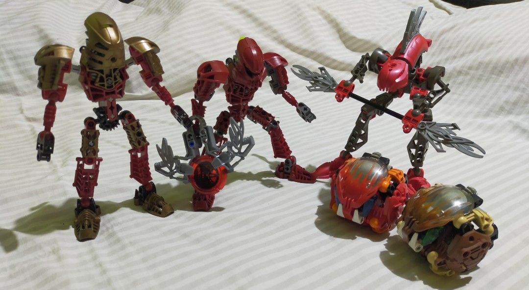 Lego Bionicle (sold per piece) (Category: Lego & Building Sets) located in Iloilo. Submitted by kncimb (Listing ID 1434293800, Image 1). Description: Metrus: 1000 Bohrok:500 Rahkshi:500 Shipping via LBC.