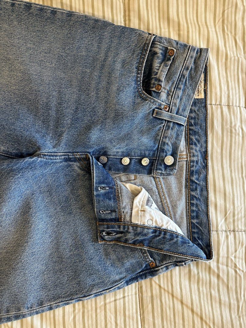 Levi's 501 Original Fit Jeans (Category: Jeans) located in Quezon City. Submitted by nerpiad (Listing ID 1434268363, Image 2). Description: - Guaranteed Authentic Levi's 501 Jeans (bought from Marquee Mall, Pampanga) - Light wash - Size: 27-inch waist, 30-inch length (can fit up to 29 inch waist) - Classic button fly - Straight leg fit - Mid rise - Red Levi's tag - ‘When worn’ pics are for reference only. Actual item has light wash color. RFS: I 