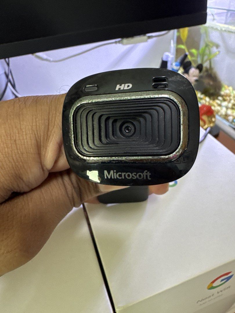 Logitech HD Webcam & Microsoft HD Webcam439443548883527681