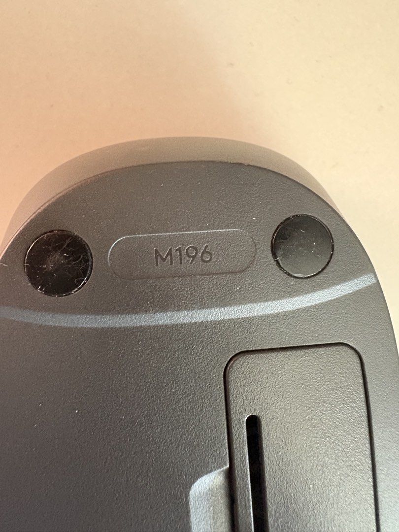 Logitech M196 Wireless Mouse - black453119589997629442