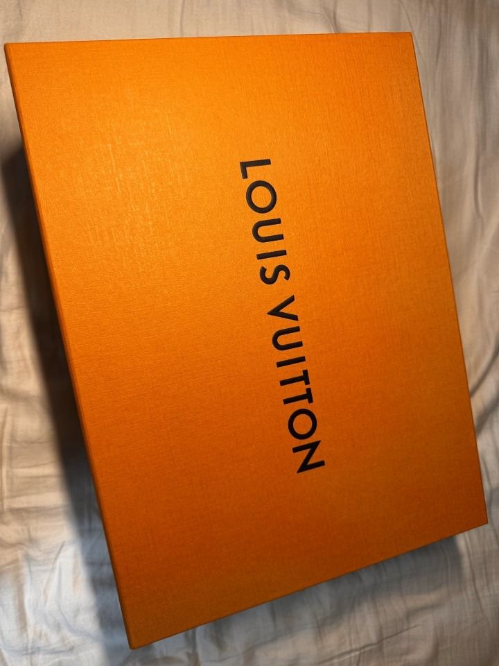Louis Vuitton Saumur messenger/shoulder bag (Category: Luxury Bags & Wallets) located in Manila. Submitted by lumenos (Listing ID 1434373386, Image 3). Description: Guaranteed authentic. Used once Bought for 130k+ Complete with dustbag and box and paper bag Microchipped slight negotiable Pm me if interested. QC Area no lowballer please. .