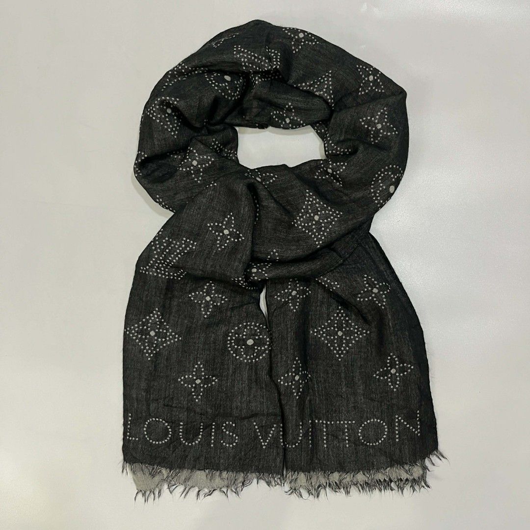 LOUIS VUITTON MONOGRAM SCARF (Category: Luxury Accessories) located in Bacolod City. Submitted by the.finest (Listing ID 1434324182, Image 2). Description: Louis Vuitton Monogram Scarf Material: Cashmere & Silk Condition: 9.5/10 7,000+shipping fee.