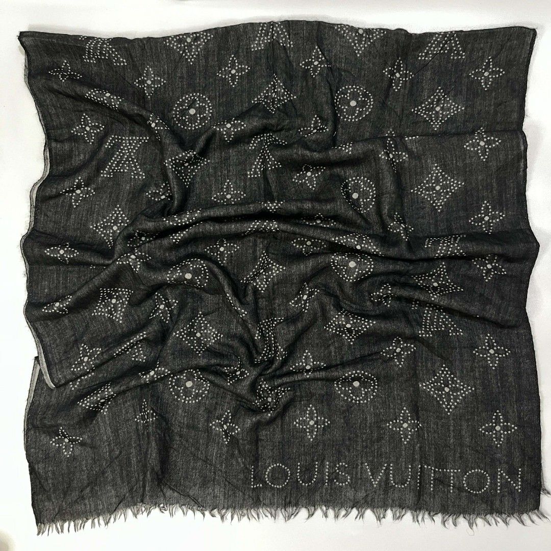 LOUIS VUITTON MONOGRAM SCARF (Category: Luxury Accessories) located in Bacolod City. Submitted by the.finest (Listing ID 1434324182, Image 1). Description: Louis Vuitton Monogram Scarf Material: Cashmere & Silk Condition: 9.5/10 7,000+shipping fee.
