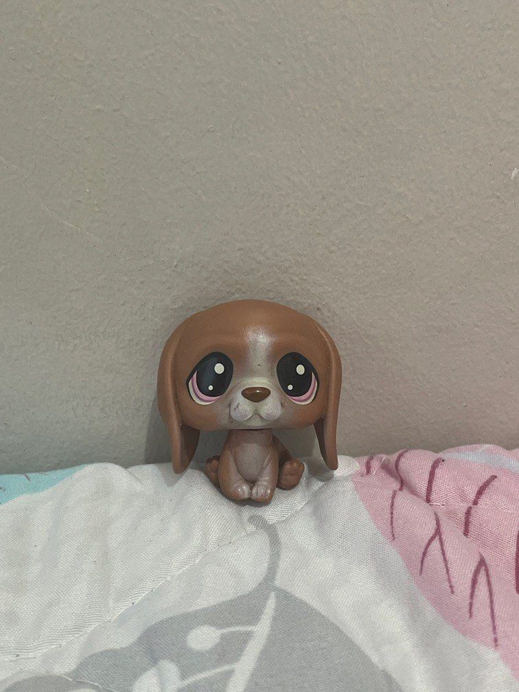 LPS Dog #106 (Generation 6) (Category: Figurines & Statues) located in Manila. Submitted by gentlyyours_v (Listing ID 1434216394, Image 2). Description: 🐶LITTLEST PET SHOP Rover Hounder #1-106 (Generation 6, Series 1) AUTHENTIC - Bought from Toy Kingdom & Toys R Us way back 2015-2018❗️ Pls adopt her im decluttering:( Will clean before shipping!.