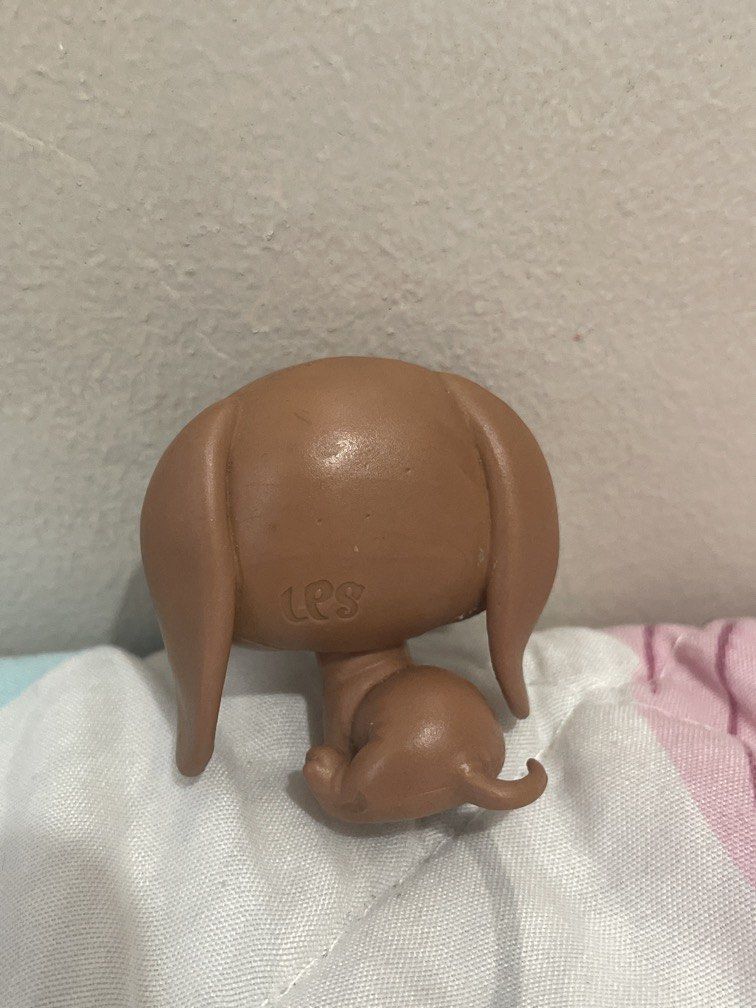 LPS Dog #106 (Generation 6) (Category: Figurines & Statues) located in Manila. Submitted by gentlyyours_v (Listing ID 1434216394, Image 3). Description: 🐶LITTLEST PET SHOP Rover Hounder #1-106 (Generation 6, Series 1) AUTHENTIC - Bought from Toy Kingdom & Toys R Us way back 2015-2018❗️ Pls adopt her im decluttering:( Will clean before shipping!.