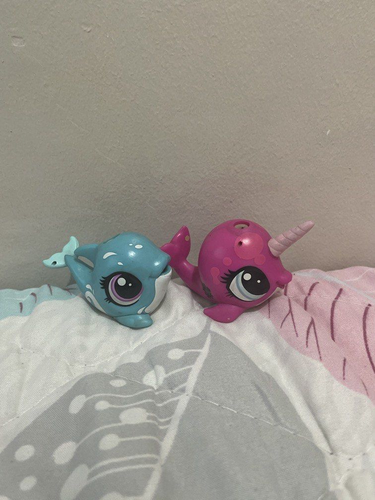 LPS pink narwhal #88 (Gen 6) (Category: Designer & Blind Box Toys) located in Manila. Submitted by gentlyyours_v (Listing ID 1434219833, Image 2). Description: 🐳💗Littlest Pet Shop #88 Splashette Monidon (pink) ⚠️ ₱200 TINGI/EACH ; ₱350 IF SET (with blue whale‼️) AUTHENTIC - Bought from Toy Kingdom & Toys R Us way back 2015-2018❗️ Pls adopt her im decluttering:( will clean before shipping!.