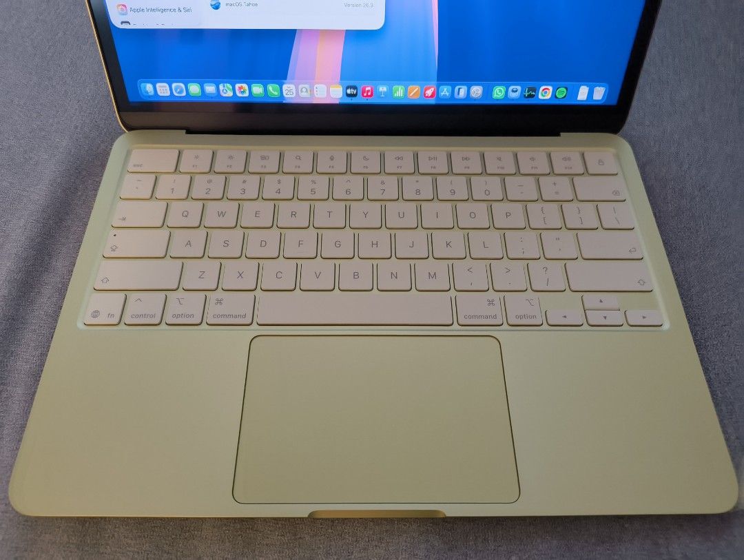 Macbook neo 256465385417375764481