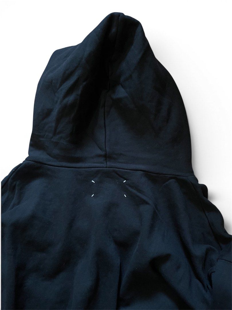 Maison Margiela Paris Hoodie (Category: Hoodies) located in Calaca. Submitted by cesium.137 (Listing ID 1434341890, Image 3). Description: Maison Margiela Hoodie Medium on Tag Color: Black Dimes: 26” x 28” Color Rate: 9.5/10 Excellent Condition Issue: None Price: ₱4,500 📍Batangas.