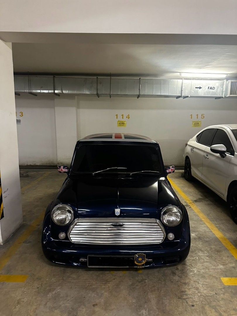 MINI COPER ANTIK (Category: Vintage Collectibles) located in Gelang Patah. Submitted by quickcat.6c4f74 (Listing ID 1434186708, Image 2). Description: enjin cun Aircon ada dah dicantikkan berminat boleh wasap saya 0142770264.