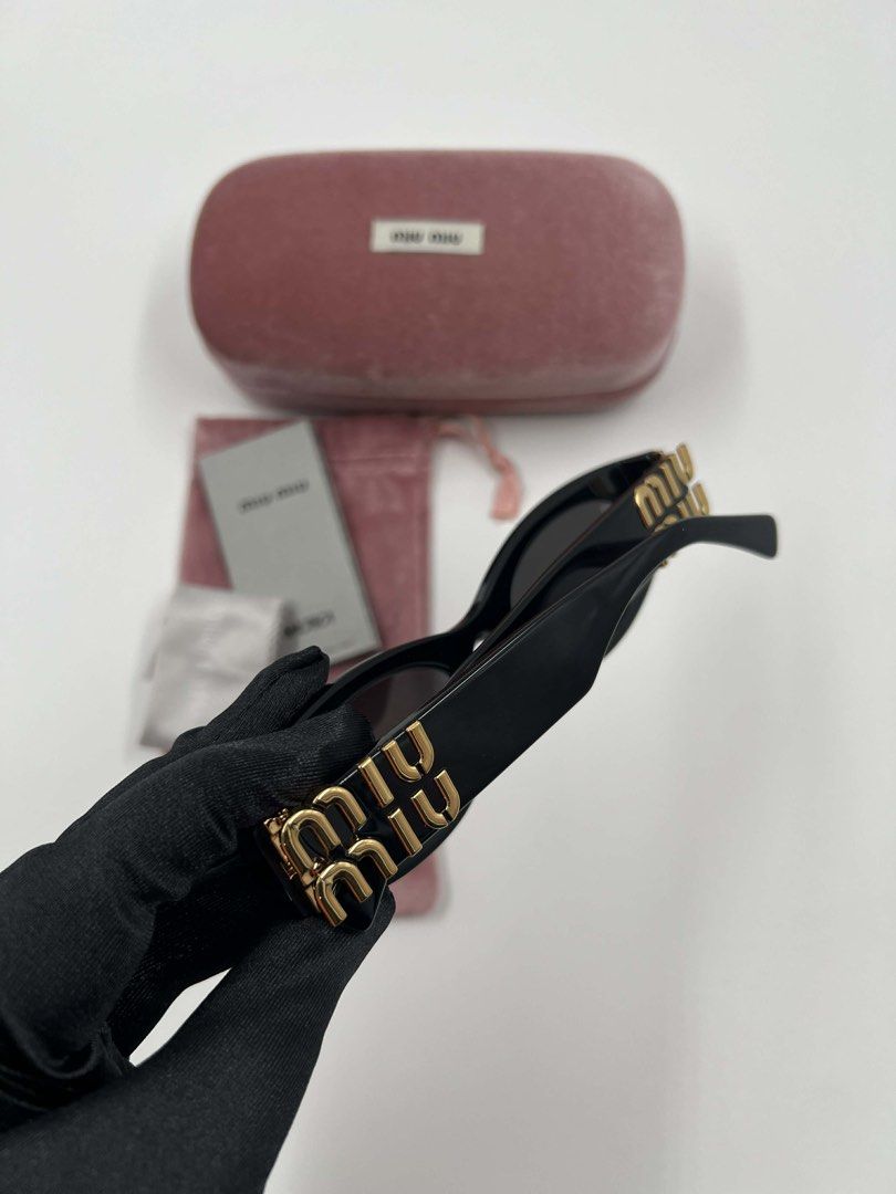 ▪️Miu Miu Sunglass (Category: Luxury Accessories) located in Makati City. Submitted by aveltot_rig (Listing ID 1434333837, Image 3). Description: Item: Miu Miu sunglass Condition: Like New! ✨ Includes case and cards. .