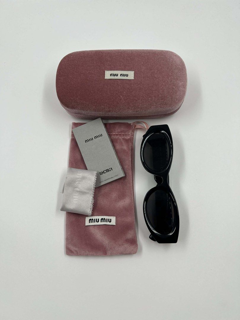 ▪️Miu Miu Sunglass (Category: Luxury Accessories) located in Makati City. Submitted by aveltot_rig (Listing ID 1434333837, Image 1). Description: Item: Miu Miu sunglass Condition: Like New! ✨ Includes case and cards. .
