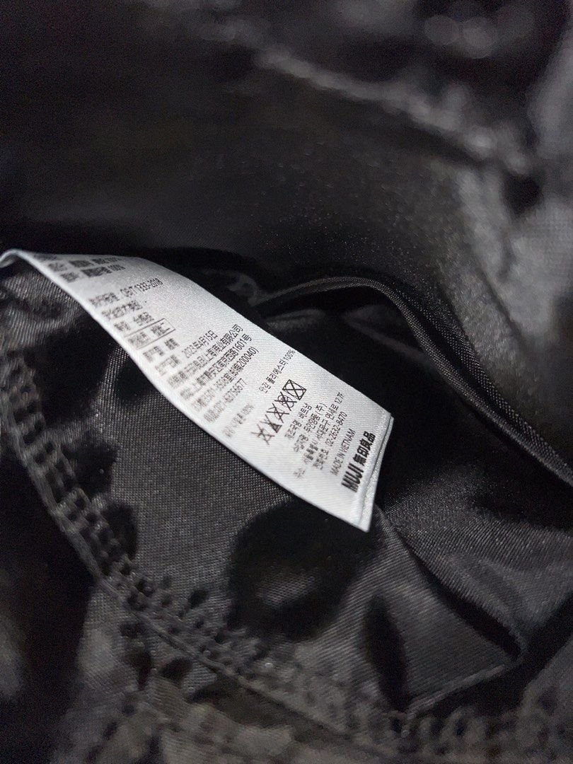 MUJI Black Crossbody Bag (Category: Cross-body Bags) located in Pasig City. Submitted by amxene (Listing ID 1434330186, Image 3). Description: - MUJI black crossbody bag - Adjustable shoulder strap - Multiple compartments - Simple, minimalist design - Durable and likely water-resistant material - Interior tag with product information - Ideal for everyday use - orig price 700+.