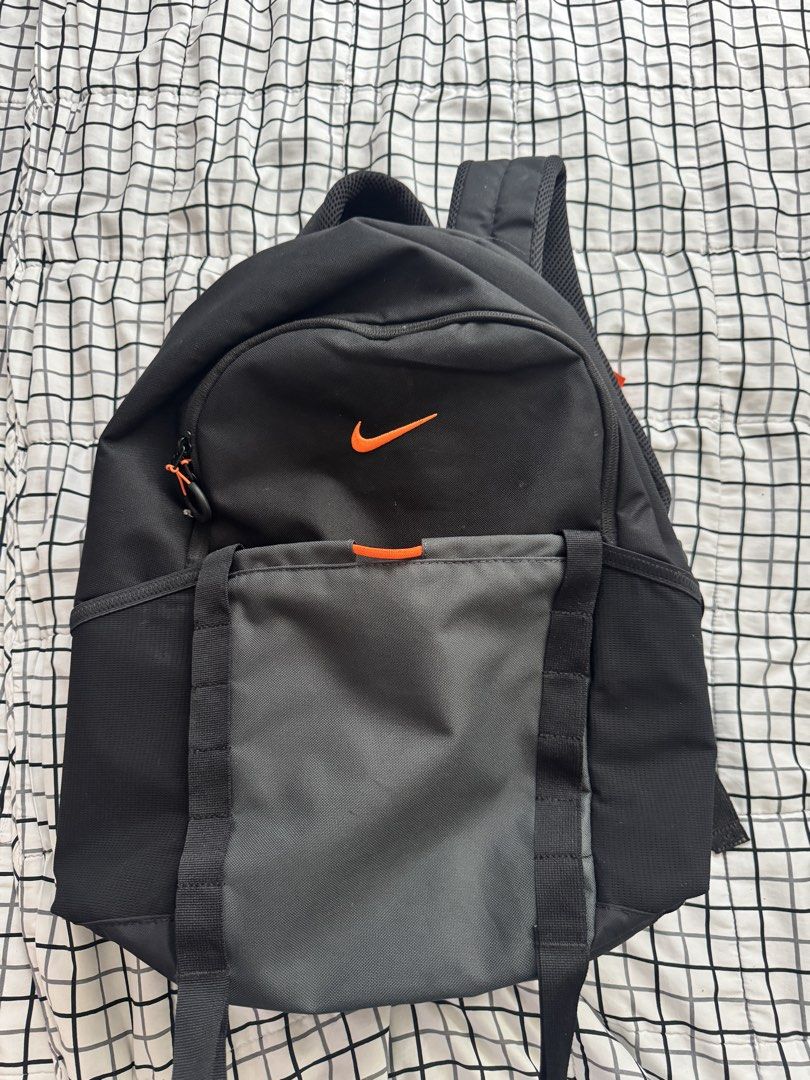 Nike Backpack (Category: Backpacks) located in Manila. Submitted by seerr02 (Listing ID 1434210260, Image 1). Description: rfs: decluttering .