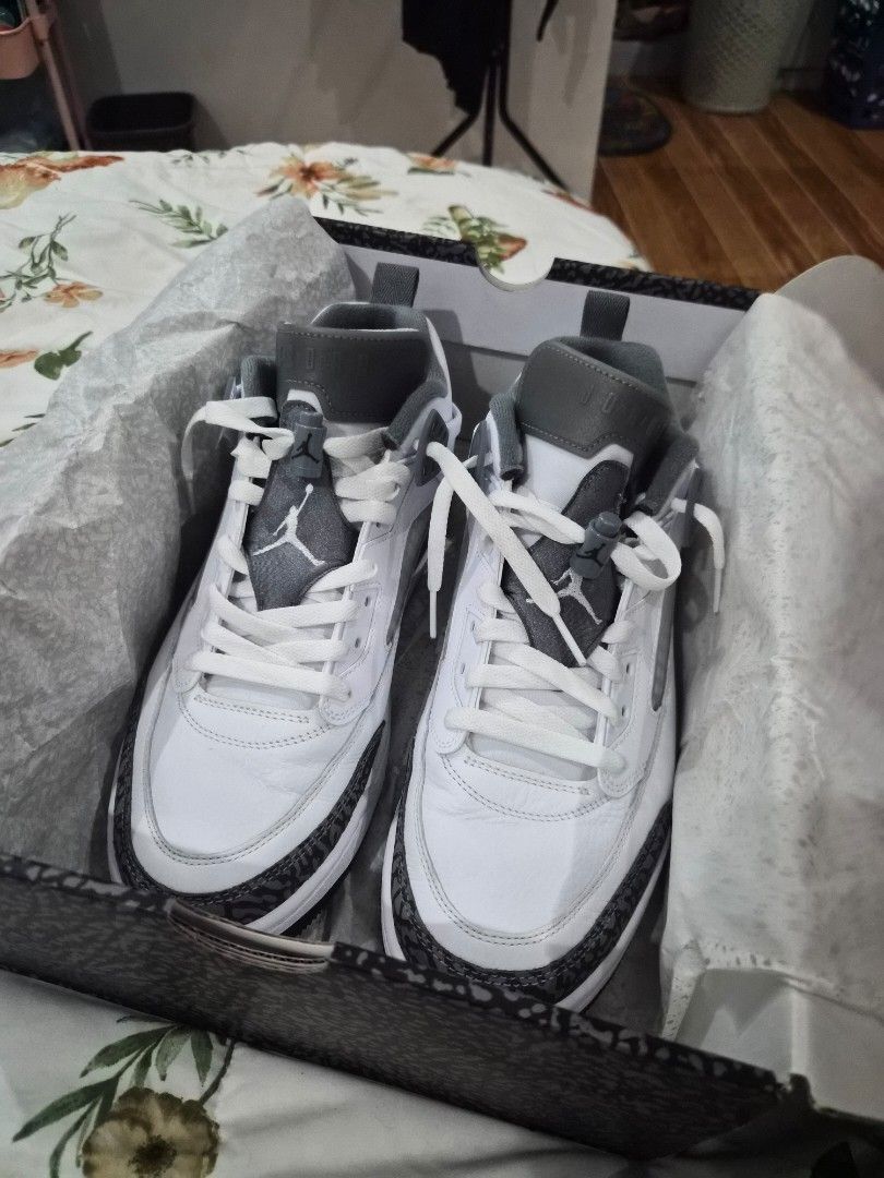 Nike Jordan Spizike Low - White/Grey (Category: Sneakers) located in Taguig. Submitted by brightwind_b935b1 (Listing ID 1434323978, Image 1). Description: - Authentic Nike Jordan Spizike Low sneakers - White and grey color scheme - Features iconic elephant print - Size: US 11 - Includes original box - Jordan logo visible on soles - Perfect for sneaker collectors Used twice Negotiable. Rfs - too many shoes. Need funds .