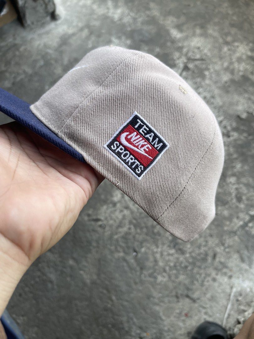 Nike Team Sports Cap (Category: Caps & Hats) located in Manila. Submitted by stuzzygod (Listing ID 1434199417, Image 2). Description: vintage nike nasa picture n ang details ng cap no issue s snap.