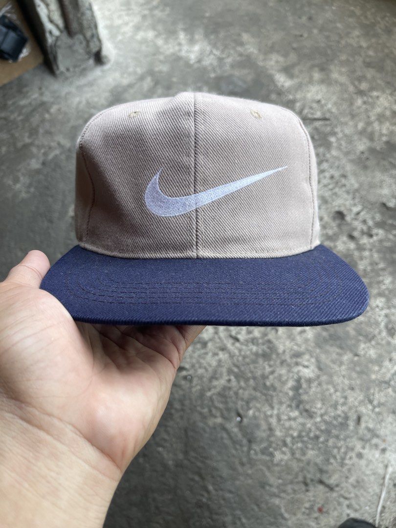 Nike Team Sports Cap (Category: Caps & Hats) located in Manila. Submitted by stuzzygod (Listing ID 1434199417, Image 1). Description: vintage nike nasa picture n ang details ng cap no issue s snap.