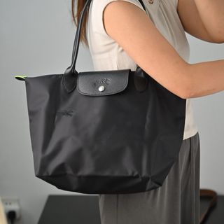 (Category: ) located in . Submitted by sellora_fashion (Listing ID 1434312442, Image 1). Description: .