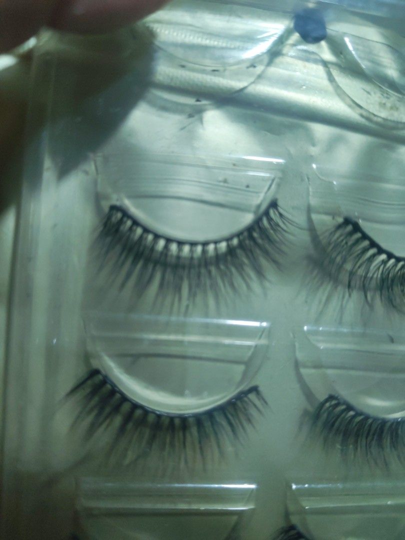 Paulash Set in Collection in Slay (Category: Makeup) located in Quezon City. Submitted by iamghen21 (Listing ID 1434309658, Image 2). Description: Style: Slay. no glue inclusion. Loc. Fairview or Manila. Payment first Policy..