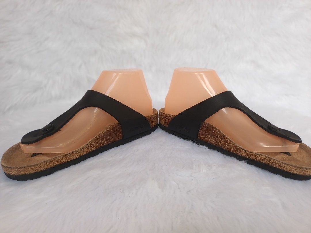 Preloved Birkenstock Gizeh Matte Black (Category: Flats & Sandals) located in Labo. Submitted by uzzing_14 (Listing ID 1434299958, Image 2). Description: Original preloved BIRKS 💯 GIZEH MATTE BLACK Size : 38 NF ⚠️ BAWAL PO SA MASELAN⚠️ 📍 Please manage your high expectations as you are buying PRELOVED ITEMS ‼️ 📍 Buy at your own risk ‼️ ❌No reservations ❌ No Cancellation/ No Return/ No Exchange Nasa photos na po ang details 🥰 🔸️MODE OF PAYMENT