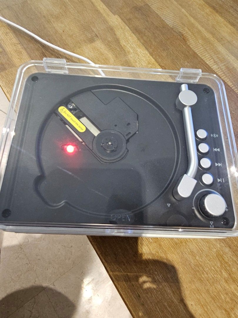 Retro CD Player - Like New441769580299571203