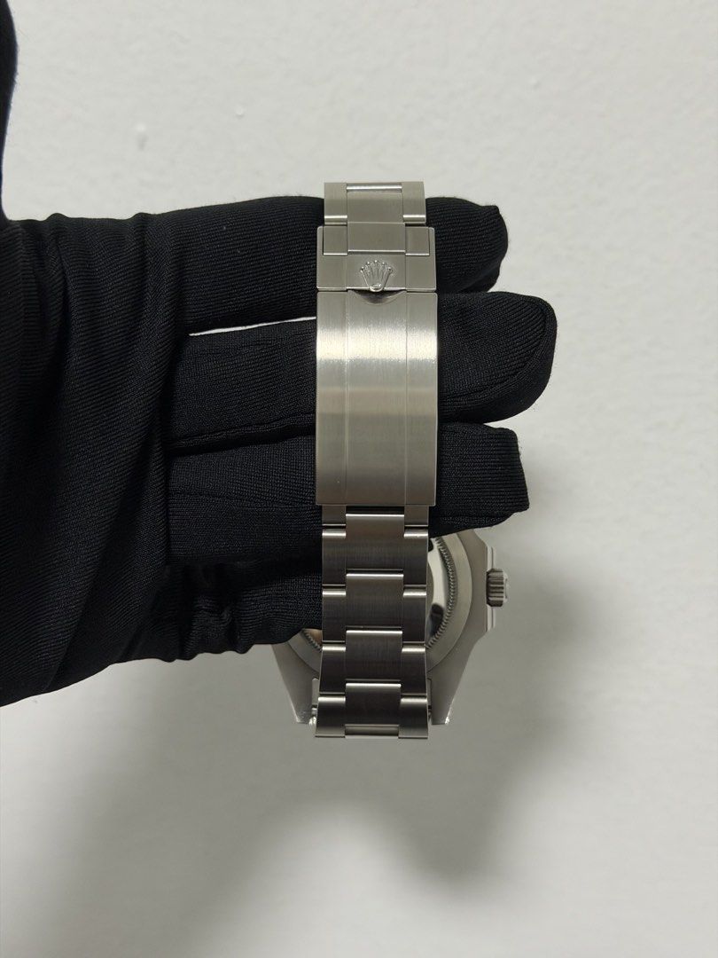 Rolex Submariner No Date 41mm (Category: Luxury Watches) located in Manila. Submitted by rhyswatchphil (Listing ID 1434177350, Image 3). Description: Rolex Submariner No Date 41mm 124060 Year 2021 Full Set Condition 9.8/10 San Juan City/New Manila QC On hand Other watches available.