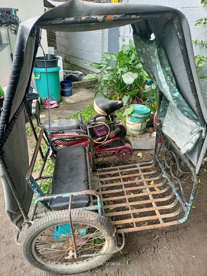 Romai Phoenix Ebike with sidecar (Category: Everything Else Others) located in Muntinlupa City. Submitted by marim45981 (Listing ID 1434196921, Image 2). Description: Baka may mapa-ibig.. 7k nalang 👉 Romai Phoenix Ebike with Sidecar Dead Battery na. Dala kayo battery para maiuwi niyo. 48V 12AH yung battery na kailangan. With Key, Charger. All lights / Signal Lights are Working. Kayo nalang mag-pintura ng sidecar at mag-paganda. What you see is w