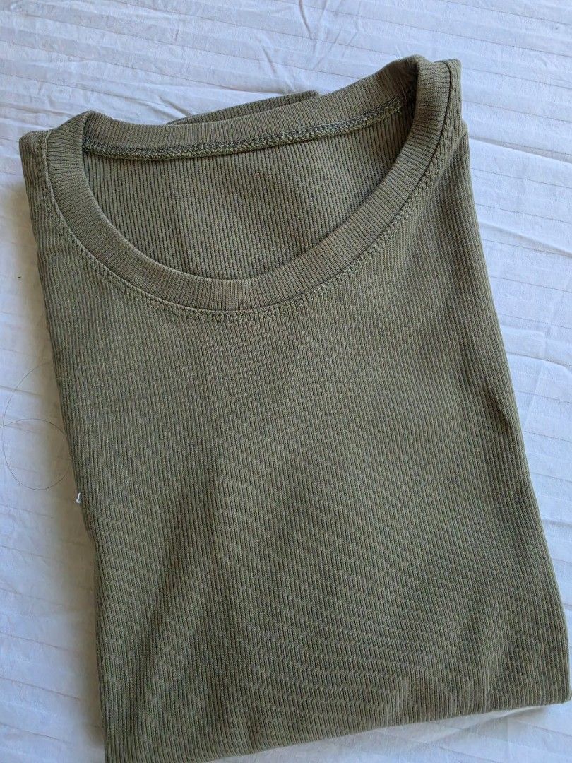 Seaweed Crew Neck T-shirt (Category: Shirts) located in Calamba. Submitted by minabubu (Listing ID 1434273112, Image 1). Description: - like new - can fit L to 3XL - rfs: decluttering - last price posted - no when worn photos - sf c/o buyer - from Laguna but can also ship from BGC.