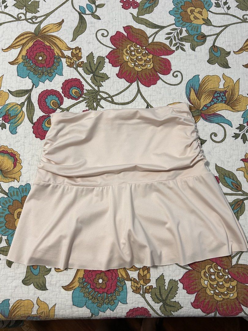 SHEIN Beige/Cream Skirt (Category: Skirts) located in Manila. Submitted by zxcvbnmsof (Listing ID 1434305578, Image 2). Description: - used once - with shorts inside.