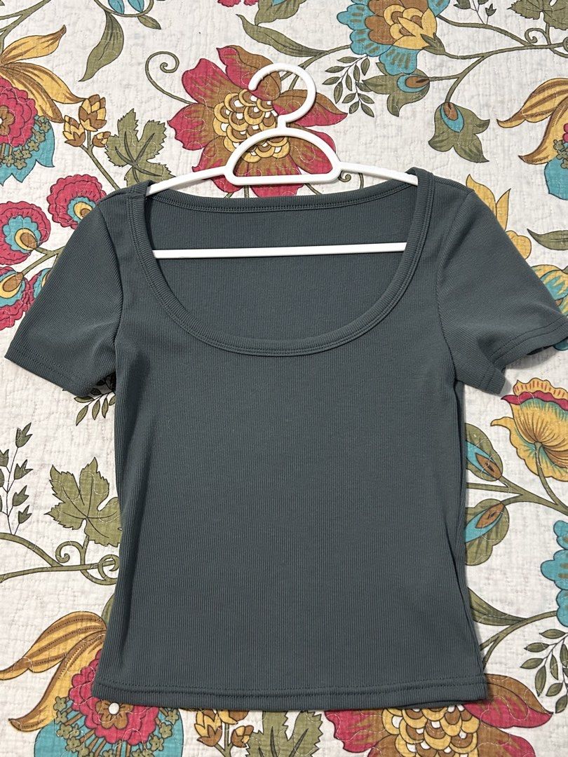 SHEIN Ribbed Scoop Neck Top (Category: Shirts) located in Manila. Submitted by zxcvbnmsof (Listing ID 1434316675, Image 1). Description: - Scoop neck - Short sleeves - Ribbed fabric .