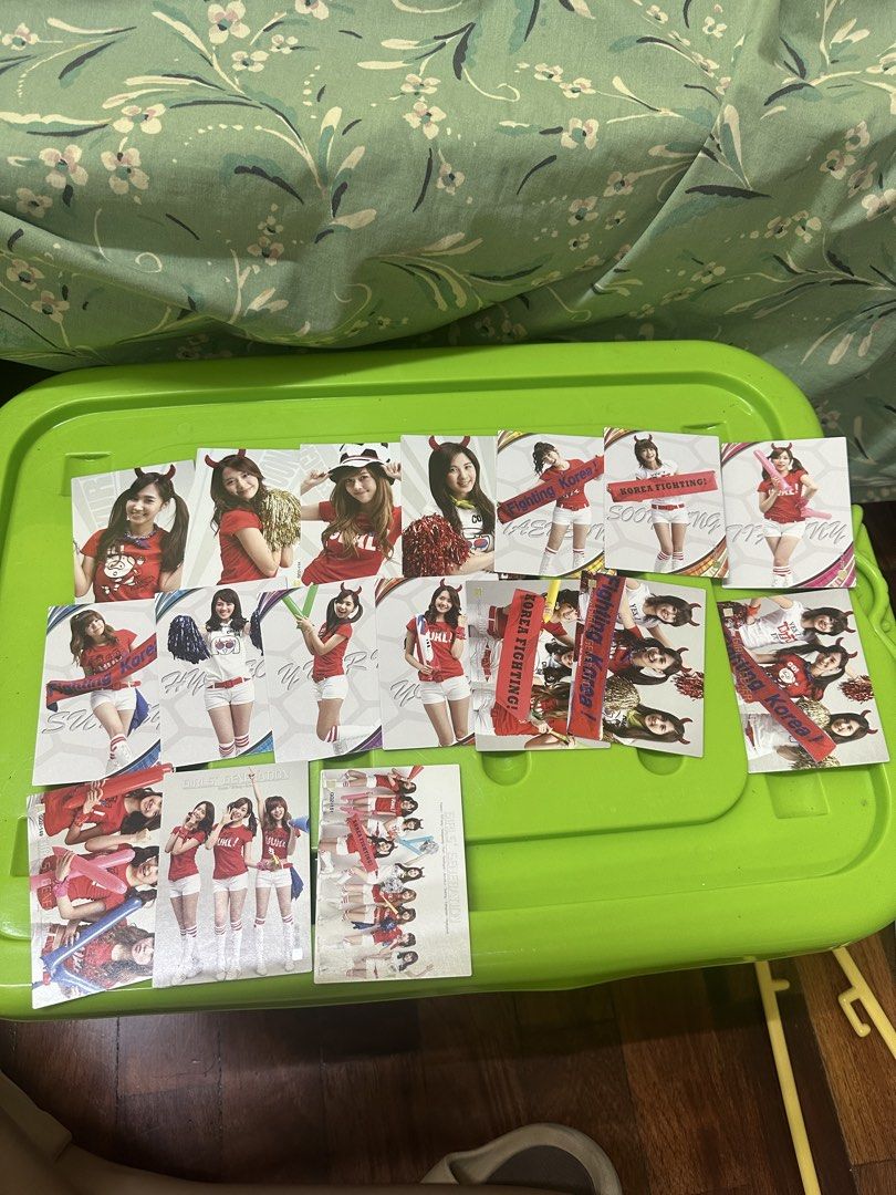 SNSD STAR COLLECTION SET GIRLS GENERATION (Category: K-Wave Merchandise) located in Manila. Submitted by declutteringlot (Listing ID 1434299235, Image 2). Description: GET EVERYTHING IN THE 2 PICS AS SET.