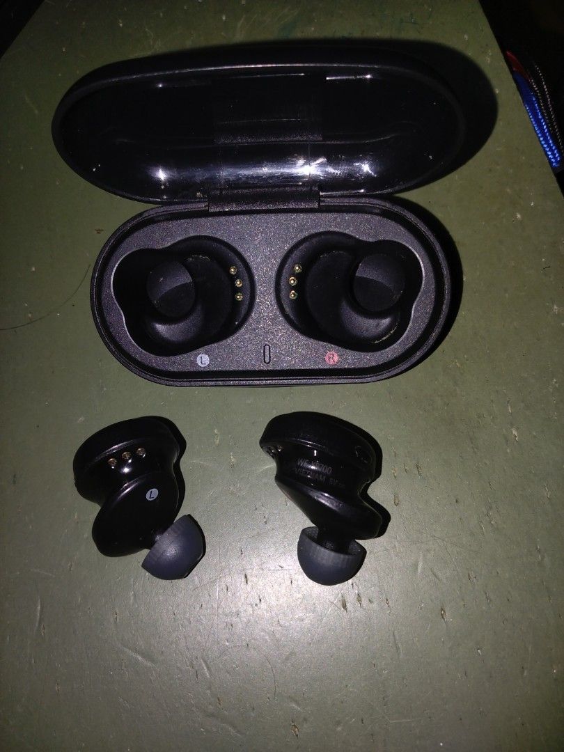 Sony Wireless Earbuds with chager