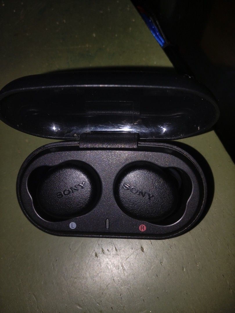 Sony Wireless Earbuds with chager437702460021811202