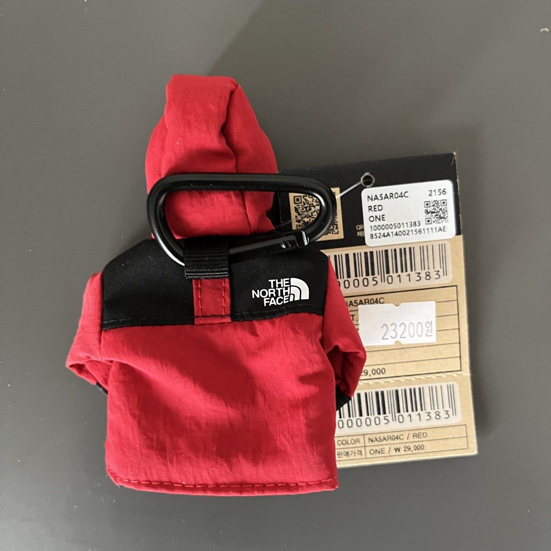 The North Face Jacket Carabiner (Category: Tshirts & Polo Shirts ) located in Valenzuela. Submitted by iihs_o (Listing ID 1434218278, Image 2). Description: Around 3.5” tall Functional zipper Bought from Korea. Can show receipt*.