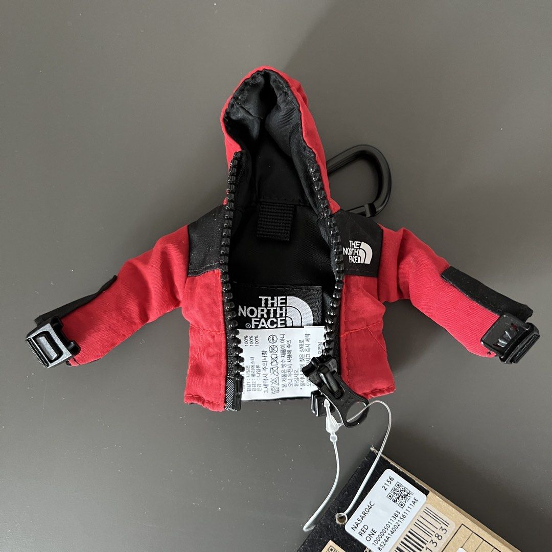 The North Face Jacket Carabiner (Category: Tshirts & Polo Shirts ) located in Valenzuela. Submitted by iihs_o (Listing ID 1434218278, Image 3). Description: Around 3.5” tall Functional zipper Bought from Korea. Can show receipt*.