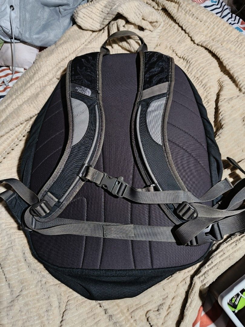 The North Face Vault Backpack (Category: Backpacks) located in Quezon City. Submitted by bagsareus428 (Listing ID 1434285019, Image 2). Description: - The North Face Vault backpack. - Color: Black and Gray. with watermark sticker in tag - Main compartment for storage. - Front pocket for essentials. - Padded shoulder straps for comfort. - Padded back panel. - Chest strap with buckle closure. - Top handle for easy carrying. - Made in Vietnam..
