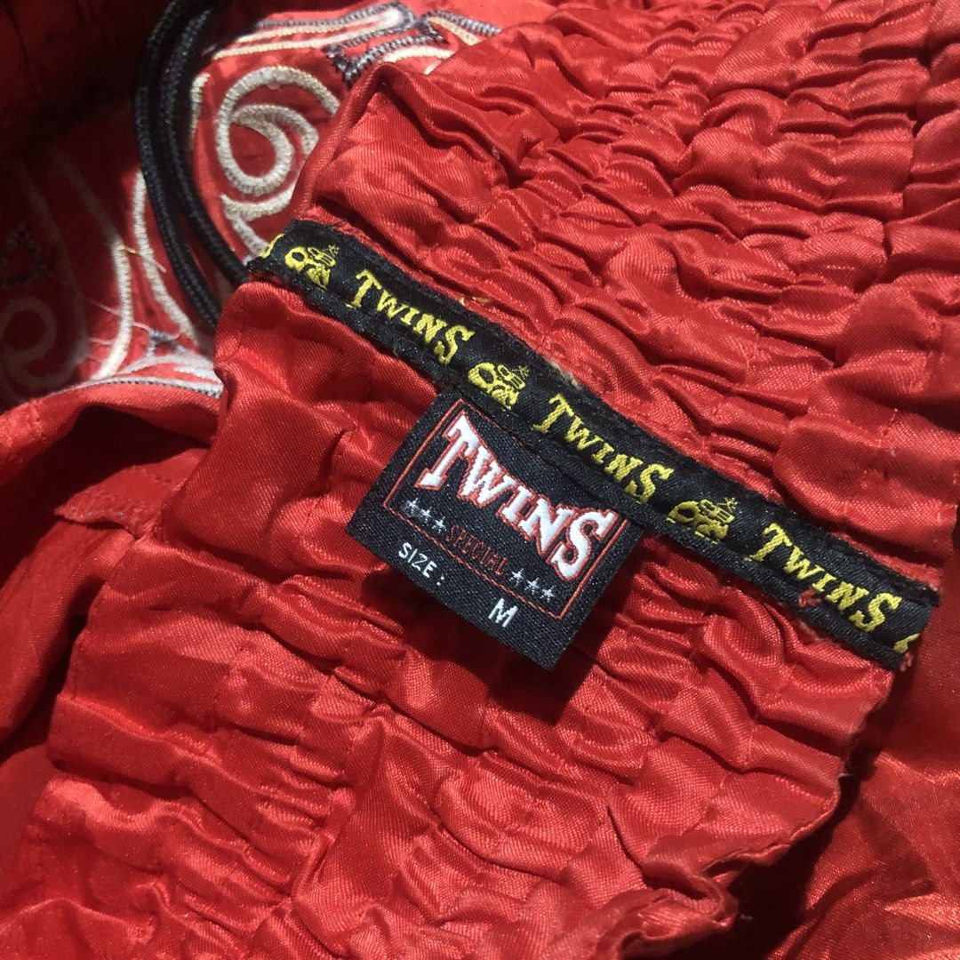 Twins Special Muay Thai Shorts (Category: Shorts) located in Pandi. Submitted by 28hundreds (Listing ID 1434205446, Image 3). Description: Twins Special Muay Thai Shorts W 28-34 • L 15 • H 12 excellent condition, adjustable waist see detailed pics to appreciate the piece thank you. - 880 +sf bulacan.