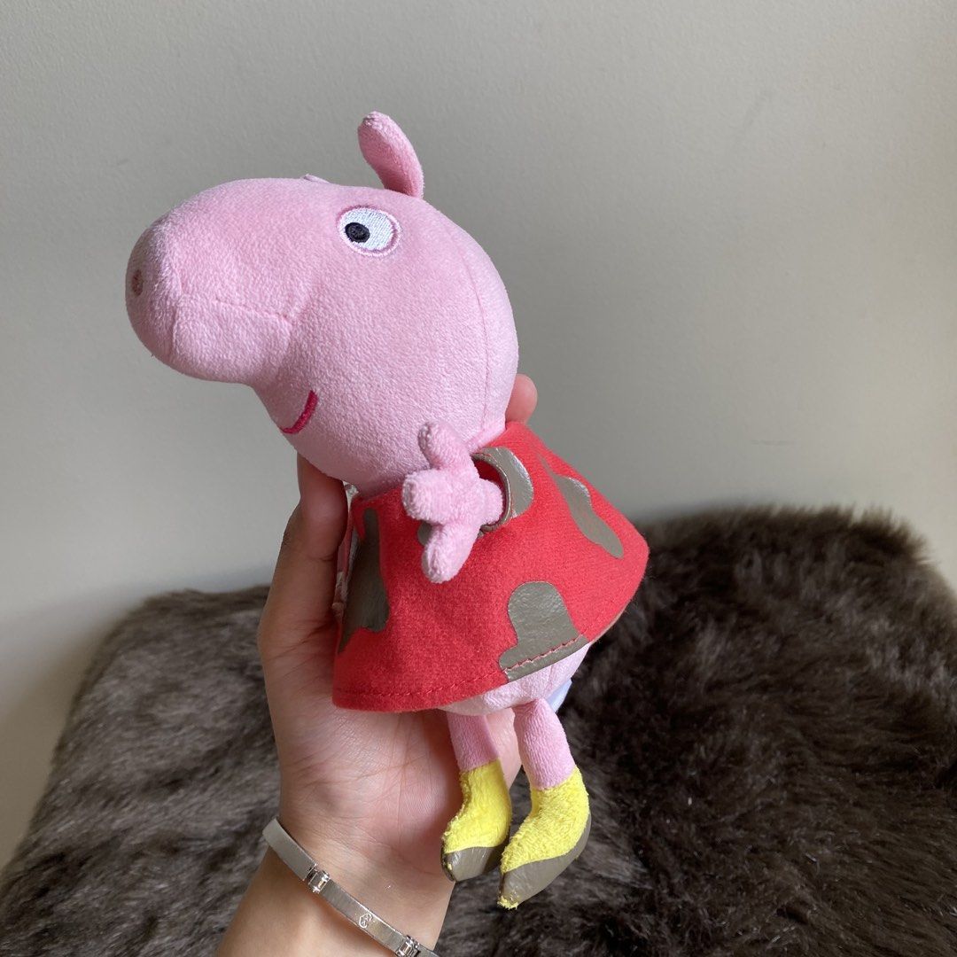 Ty Peppa Pig Muddy Puddles Plush Toy (Category: Plushies & Soft Toys) located in Manila. Submitted by cloudestine (Listing ID 1434331008, Image 2). Description: 🤝🏼 selling for my aunt ⋆˚꩜｡ selling it as is. bought from different stores. check pics carefully. 📸 actual photos are posted. ❔please manage your expectations. mop: gcash mod: pick up/sdd only 🚚 lalamove, grab express, angkas padala 📍mirea residences, pasig city ➜ delivery fee at buy