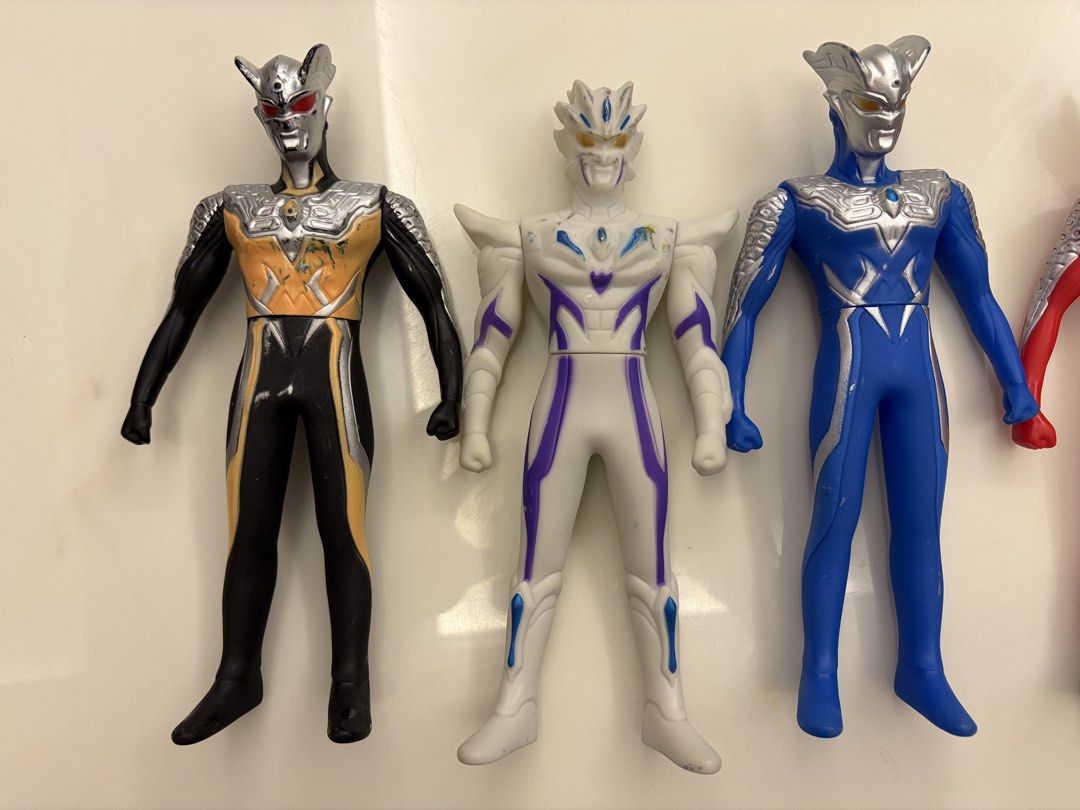 Ultraman Zero Action Sofubi Set (Category: Figurines & Statues) located in Shah Alam. Submitted by henri_room (Listing ID 1434365040, Image 3). Description: Mencari buyer koleksi ultraman ini untuk anak sedara dapat beli Ultraman DX Geed Riser baru die. Tolong realisasikan impian budak ni. Ape ape boleh DM. Terima kasih. .