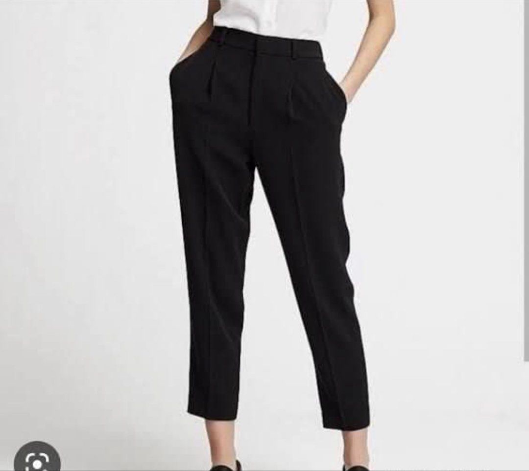 Uniqlo Black Trousers (Category: Other Bottoms) located in Makati City. Submitted by elohenceee (Listing ID 1434228100, Image 1). Description: Hard to let go but di na kasya sakin - Classic black trousers - Pleated front - Button and zipper closure - Features pockets - Tailored fit - Cropped length - Suitable for casual and formal wear - Best fits 25-26 waistline .