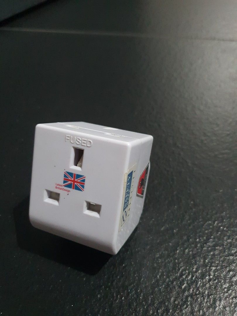 Universal Travel Adapter - UK Plug441438648811530240