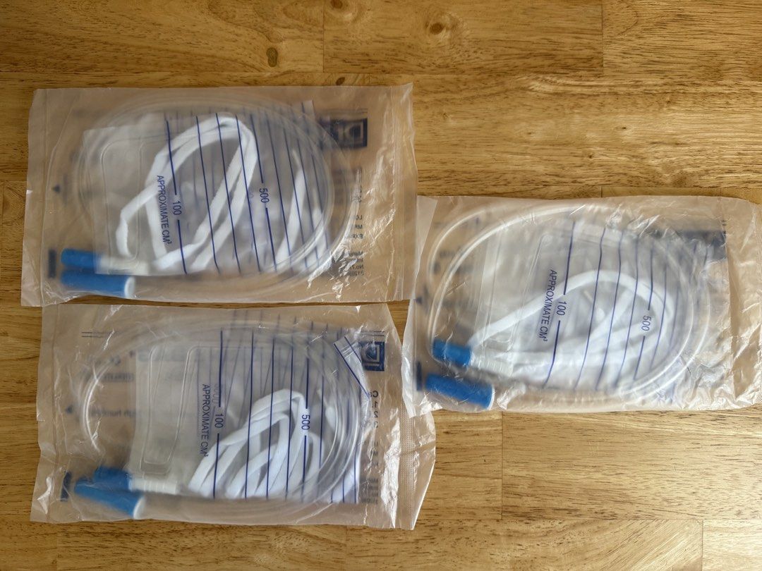 Urine Bag 2000mL Dr. Kelly - 3 PACK (Category: Medical Supplies & Tools) located in Quezon City. Submitted by secondhandgemsph (Listing ID 1434180444, Image 3). Description: URINE BAG Capacity: 2000 ML Brand: Dr. Kelly Expiry Date: 2029 Quantity: 3 pcs TAKE ALL *sealed, unused, brand new.