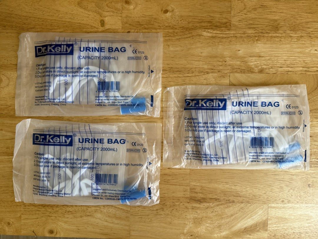 Urine Bag 2000mL Dr. Kelly - 3 PACK (Category: Medical Supplies & Tools) located in Quezon City. Submitted by secondhandgemsph (Listing ID 1434180444, Image 2). Description: URINE BAG Capacity: 2000 ML Brand: Dr. Kelly Expiry Date: 2029 Quantity: 3 pcs TAKE ALL *sealed, unused, brand new.
