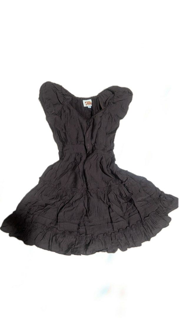 vintage brown dress (Category: Dresses) located in Taguig. Submitted by i.mariem (Listing ID 1434210252, Image 1). Description: pinterest girly coded! lightweight 3-layered dress / no flaws / bought it for 1,200 and never worn rfs: not my style anymore MOP: GCash can deliver via lalamove or grab.