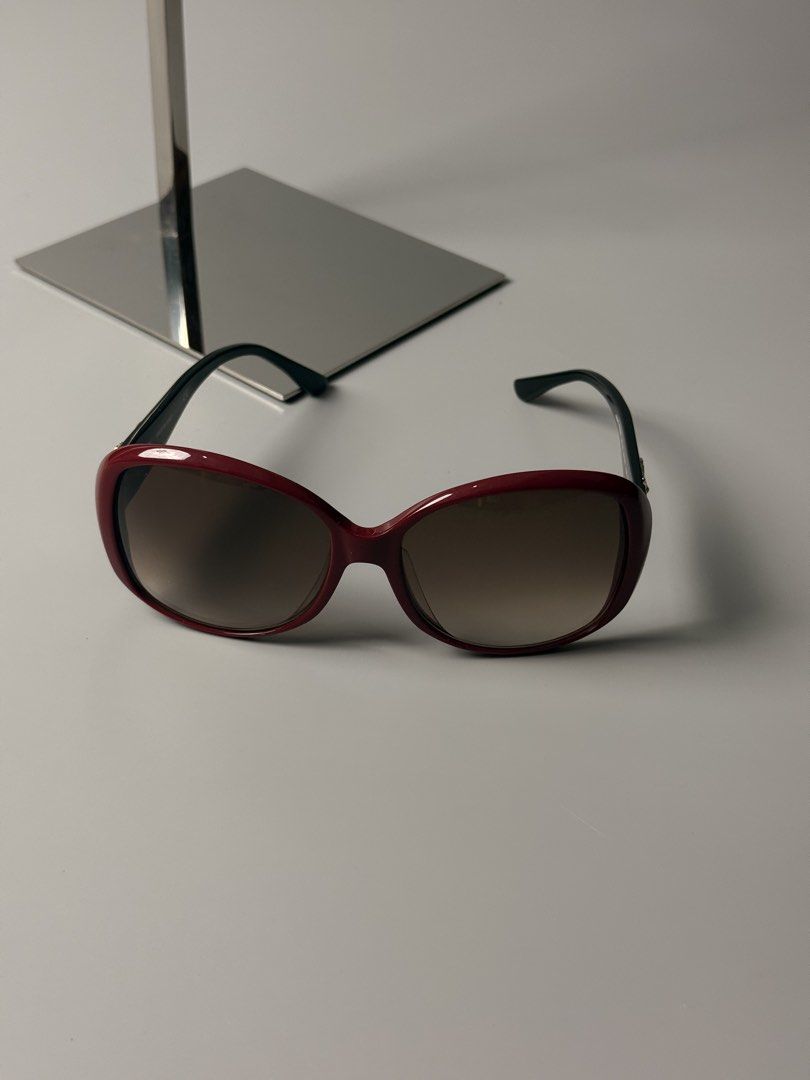 Vivienne Westwood Sunglasses (Category: Sunglasses & Eyewear) located in San Pablo. Submitted by zzz.archvs (Listing ID 1434309554, Image 2). Description: Still in great condition Minimal unnoticeable scratches on lens Made in italy.