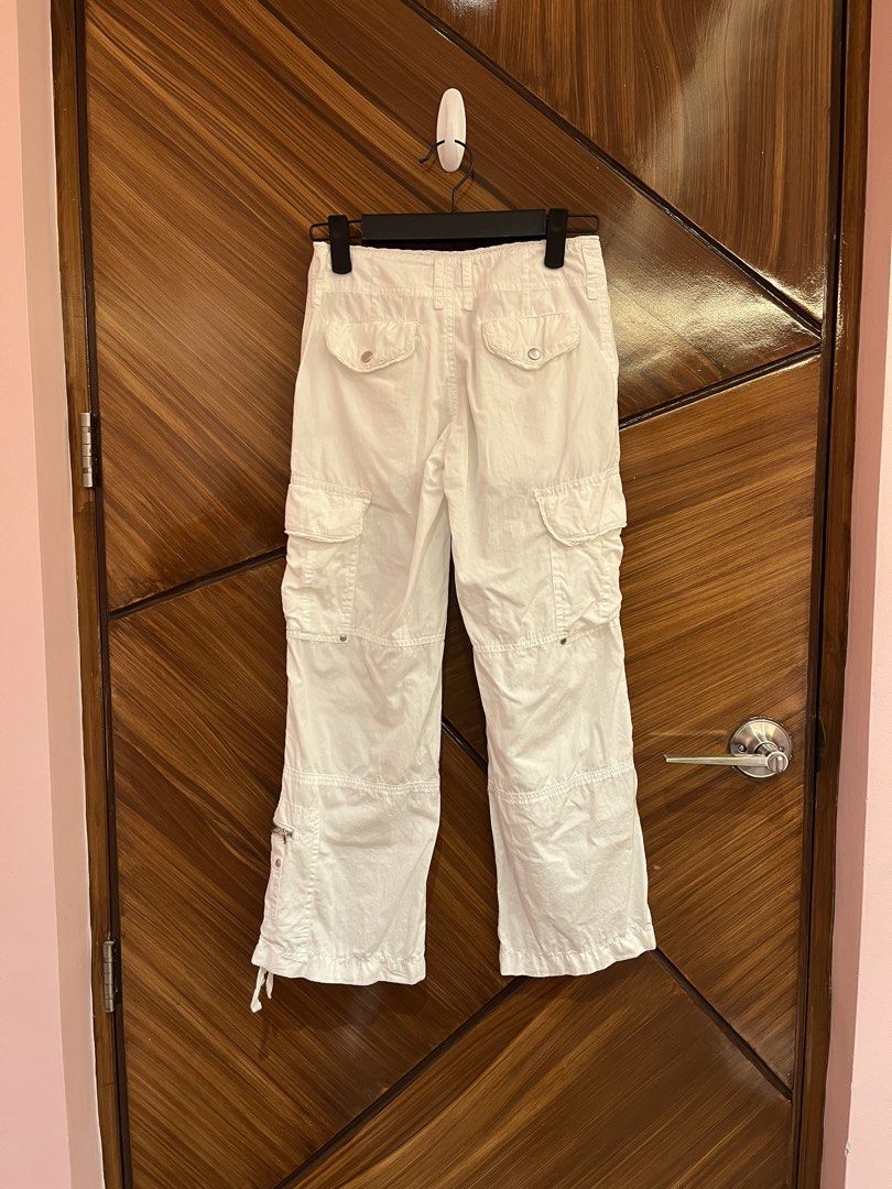 White Cargo Pants (Category: Babies & Kids Fashion) located in Quezon City. Submitted by thebuyersarchive (Listing ID 1434201468, Image 2). Description: 🌷8.5/10 condition 🌷length: 30.5 inches 🌷minor flaws: small stains and dirt (see last photo) 🌷pm me for further inquiries .