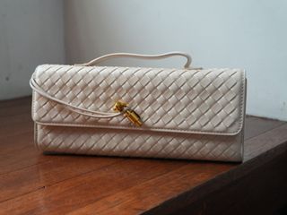 (Category: ) located in . Submitted by aanneespreloved (Listing ID 1434249193, Image 1). Description: .