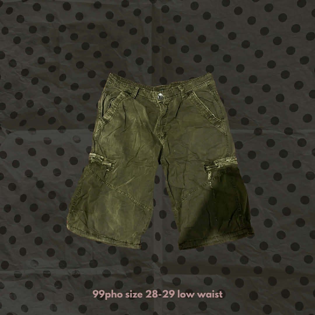 Y2k Capris short and skirt (Category: Other Bottoms) located in Angeles City. Submitted by __28str (Listing ID 1434337105, Image 2). Description: 99-150php + sf each capris,jorts, and skirts.