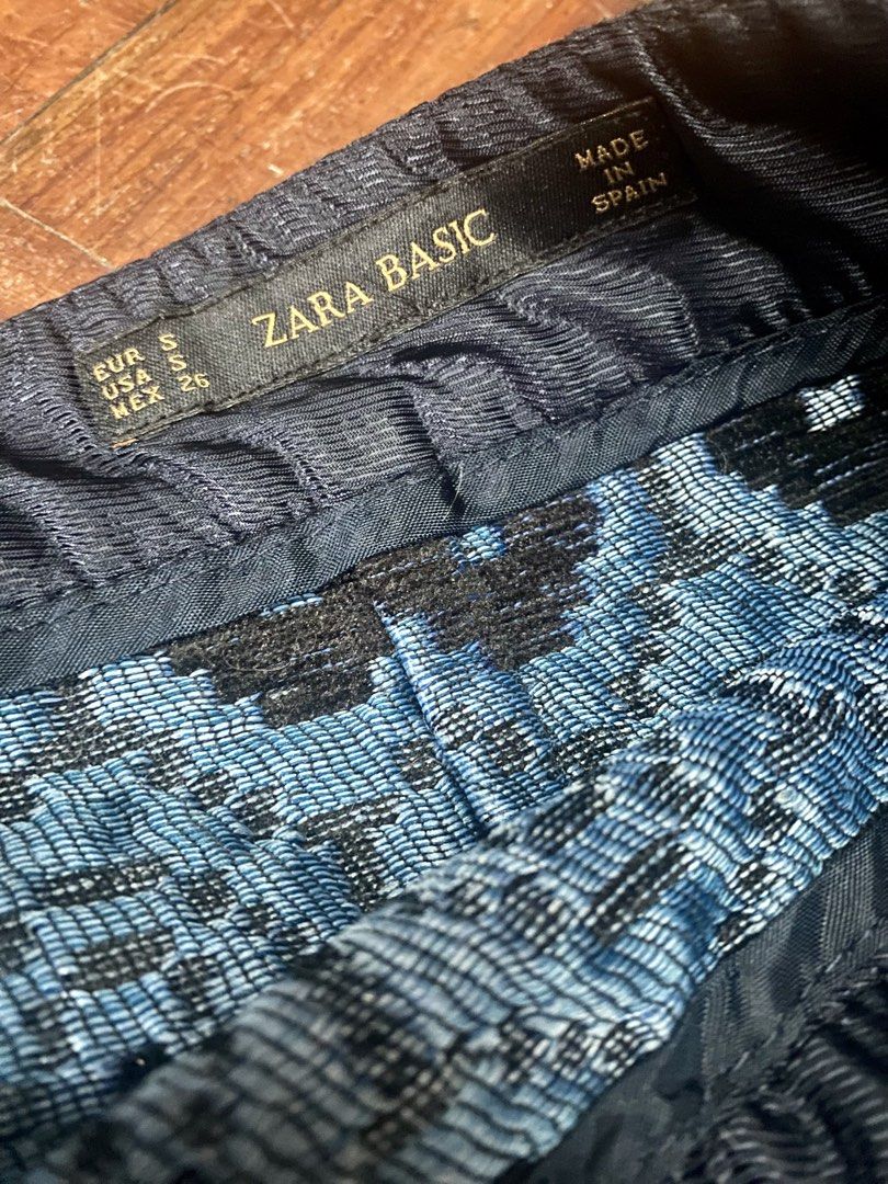 Zara Basic Geometric Pattern Mini Skirt (Category: Skirts) located in Makati City. Submitted by sweetsj (Listing ID 1434253226, Image 3). Description: - Zara Basic mini skirt - Unique geometric pattern (blue & black) - Features a back zipper closure - Size: S (EUR S, MEX 26) - Made in Spain .